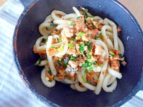 ヘルシー鮭缶の焼きうどん